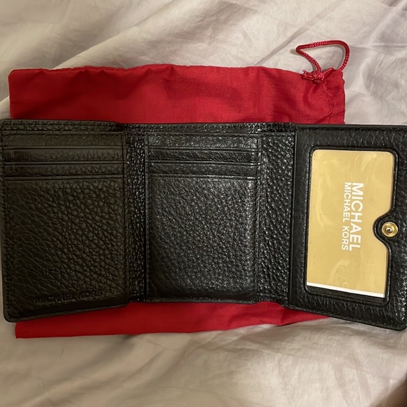 Michael Kors Black Wallet - Picture 3 of 5